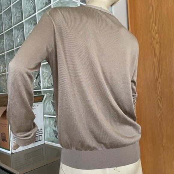 LIGHTWEIGHT TAUPE CARDIGAN with SHEEN by Stunning Lure of Japan, Size Medium - Picture 2 of 9